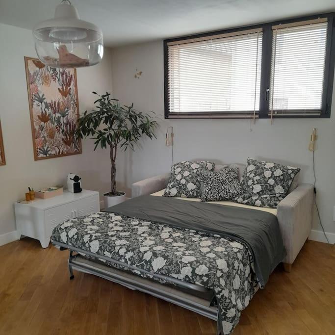 Apartament Joli Studio Avec Stationnement Gratuit Dans La Rue Le Mans Zewnętrze zdjęcie